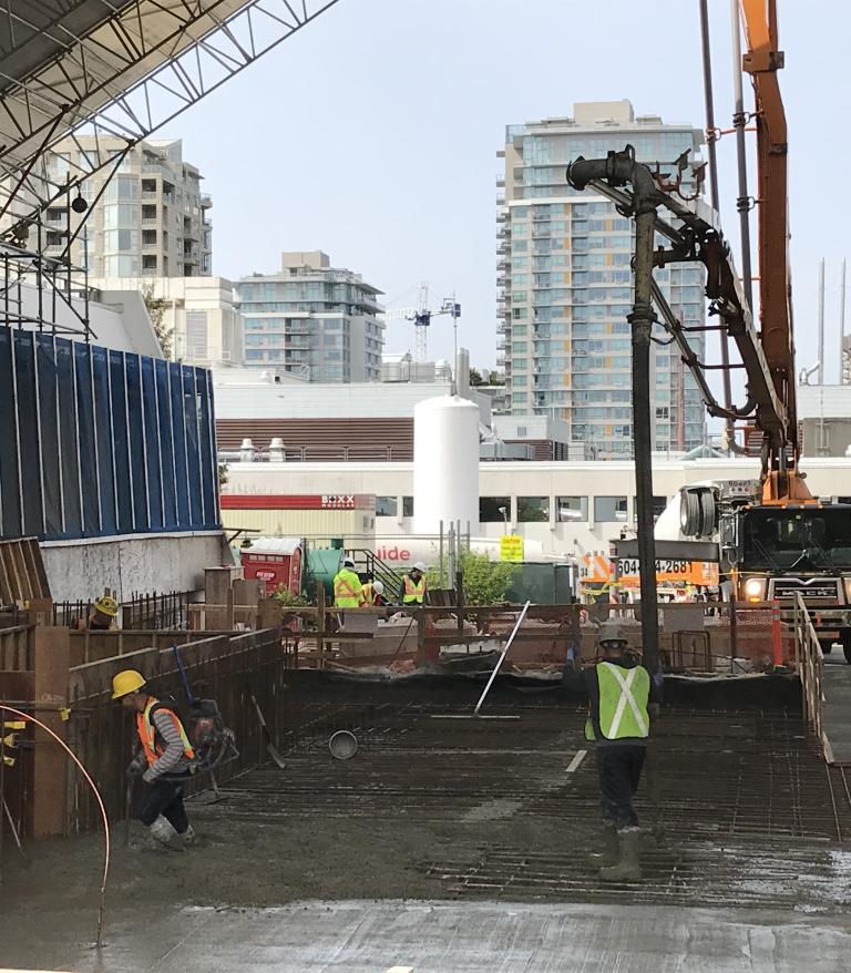 construction team finishing the LGH power plant